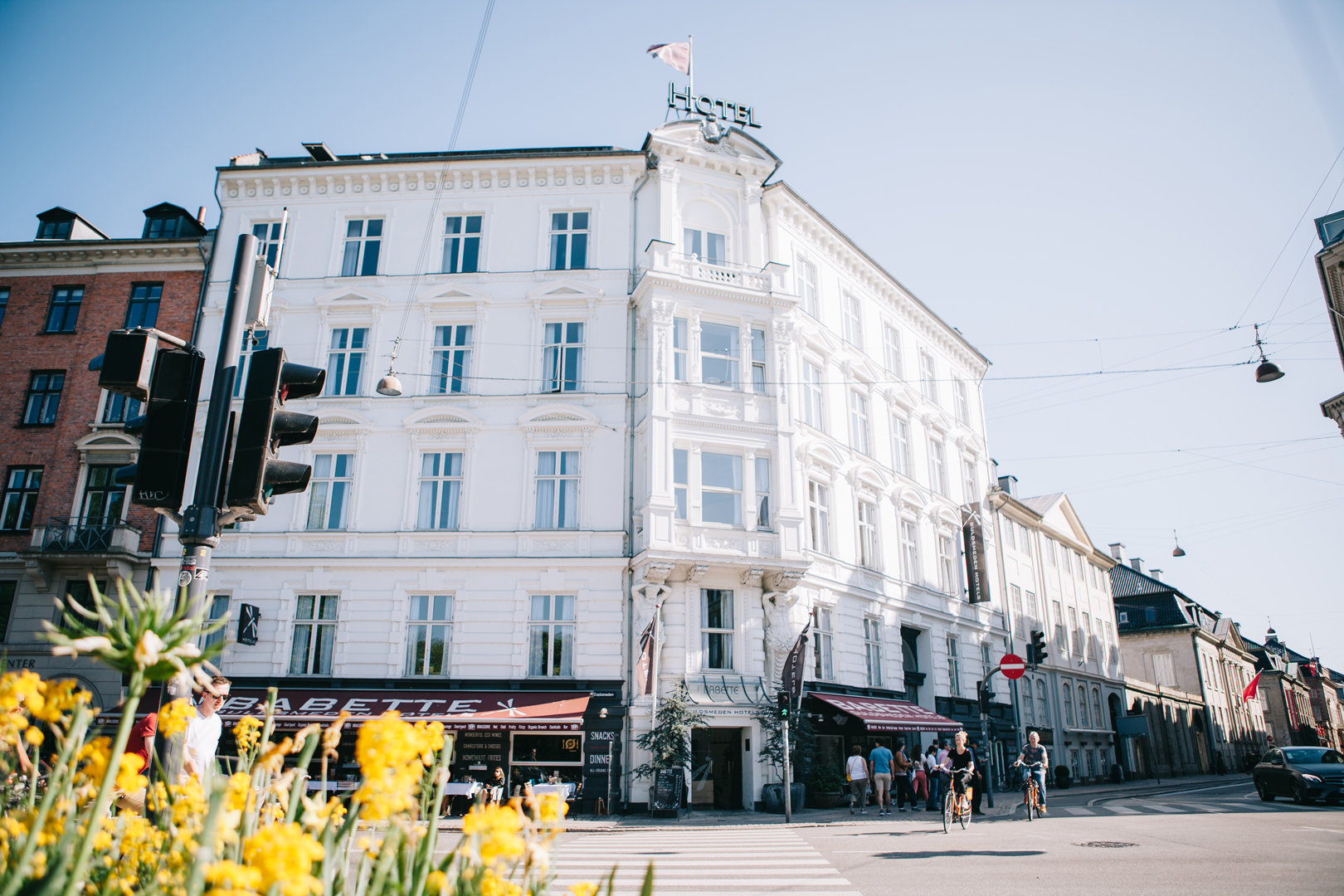 Kun få minutter fra Amalienborg, Kastellet og Den Lille Havfrue, samt de bedste shopping- og spisesteder, er den planetvenlige Babette Guldsmeden ideel til at opleve det bedste, København har at byde på.